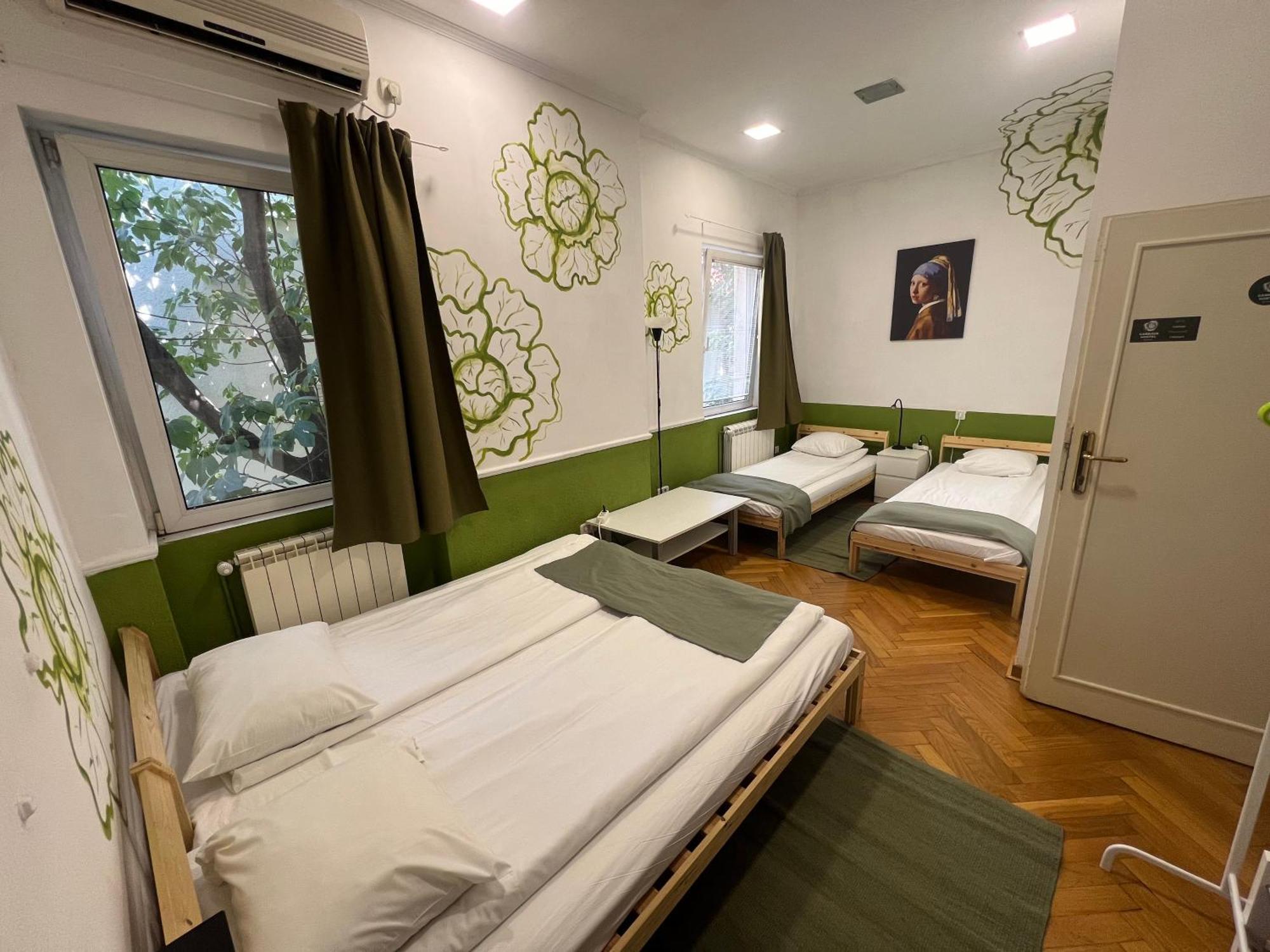 Cabbage Hostel Belgrado Esterno foto