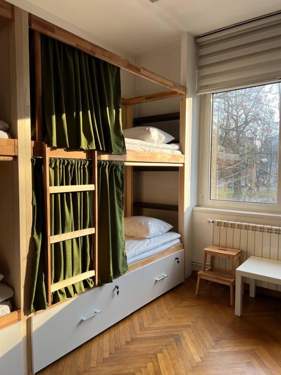 Cabbage Hostel Belgrado Esterno foto
